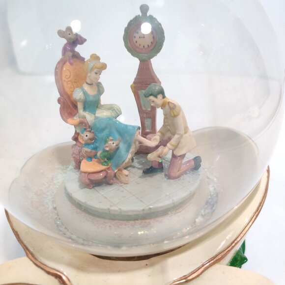 Disney Cinderella 7" Carriage Musical Glitter Snow Globe Prince Charming READ - Picture 2 of 13